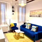 Flat Romantic Domus Remedio 公寓 *