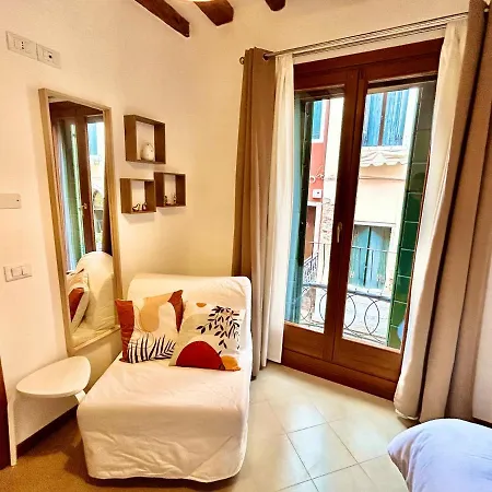 Flat Romantic Domus Remedio * البندقية