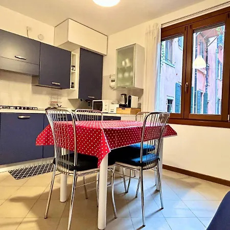 Apartment Flat Romantic Domus Remedio Venice