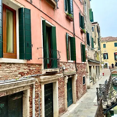 Apartment Flat Romantic Domus Remedio *