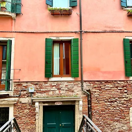 Flat Romantic Domus Remedio